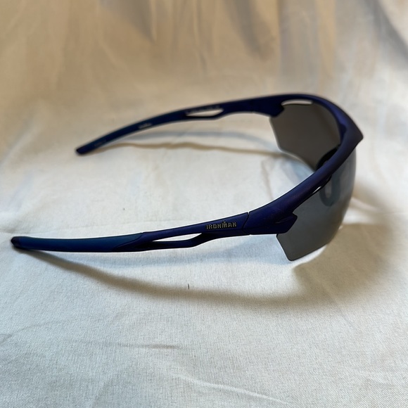 IRONMAN Unisex’s SIMB19910 Foster Grant 1803″ Sunglass, Navy, One Size - Picture 2 of 6